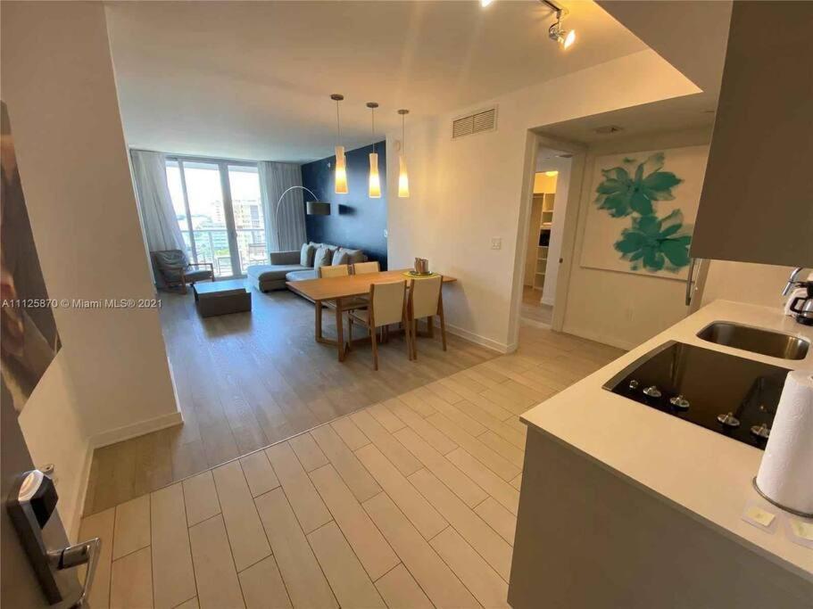2BD 2BA Condo @Beachwalk Resort W/Pool Hallandale Beach Exterior foto